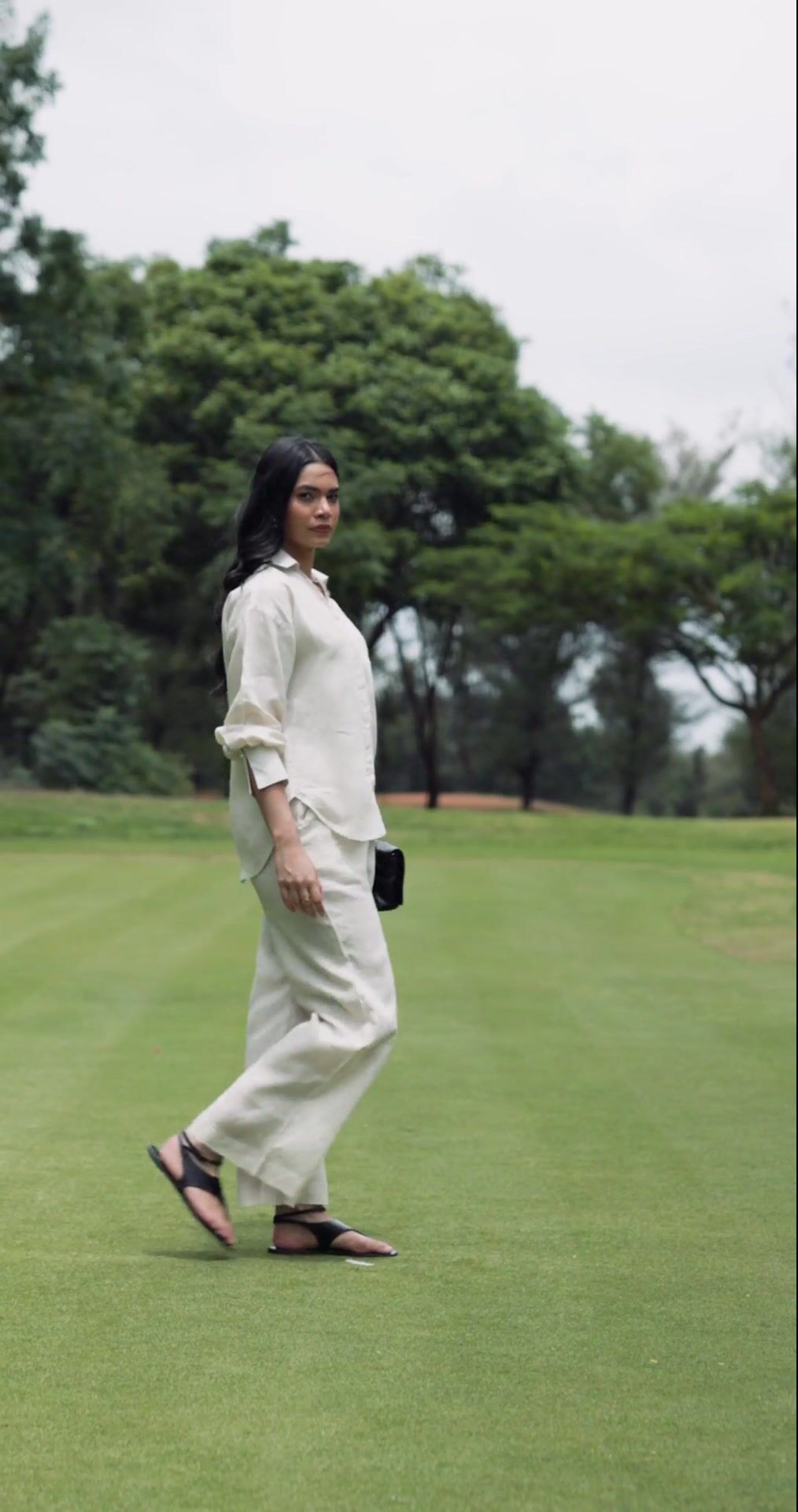 Ease Co-ord Set - 100% Linen video preview